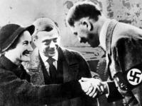 Уоллис Симпсон, Эдуард и Адольф Гитлер. Фото thefirstpost.co.uk