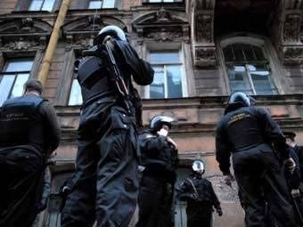 Судебные приставы. Фото Сергея Ермохина, "Мой район" Судебные приставы. Фото Сергея Ермохина, "Мой район"