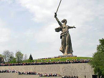 Монумент "Родина-мать". Фото с сайта volgograd.ru Монумент "Родина-мать". Фото с сайта volgograd.ru