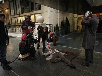 Съемки сериала "Закон и порядок". Фото с сайта NBC Съемки сериала "Закон и порядок". Фото с сайта NBC